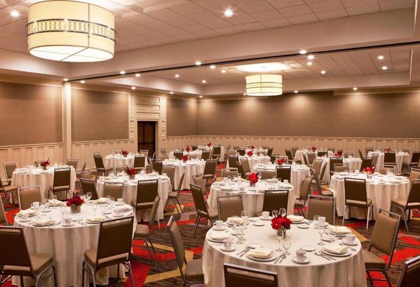 Отель Four Points By Sheraton Saginaw