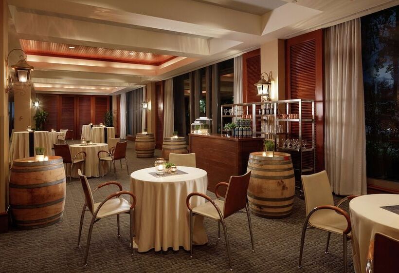 هتل Hilton Boston Logan Airport