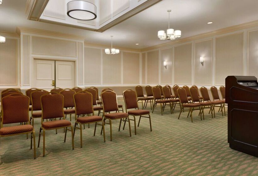 هتل Hilton St. Louis Frontenac