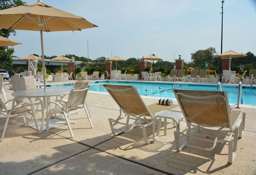 هتل Hilton St. Louis Frontenac