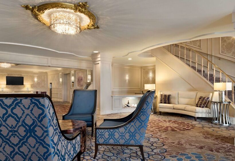 هتل Hilton St. Louis Frontenac