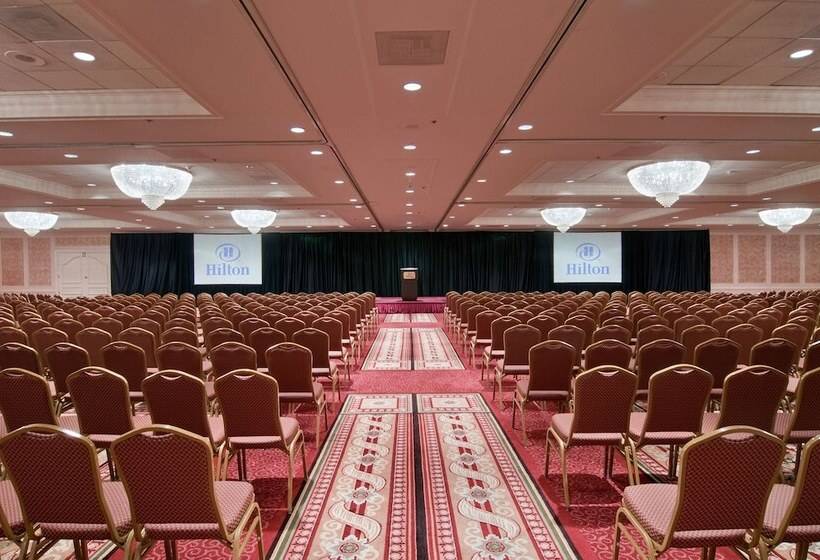 هتل Hilton St. Louis Frontenac