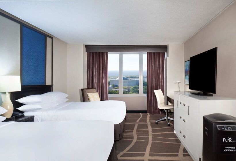 فندق Hilton St. Petersburg Bayfront