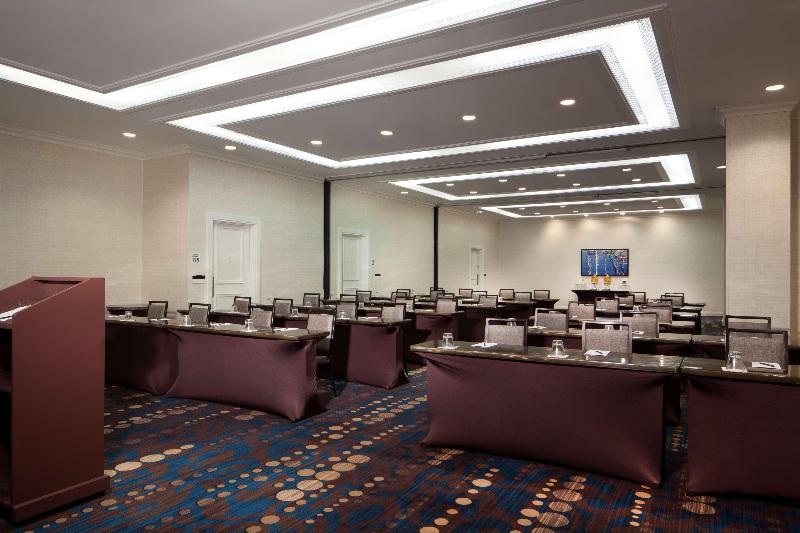 فندق Hilton St. Petersburg Bayfront