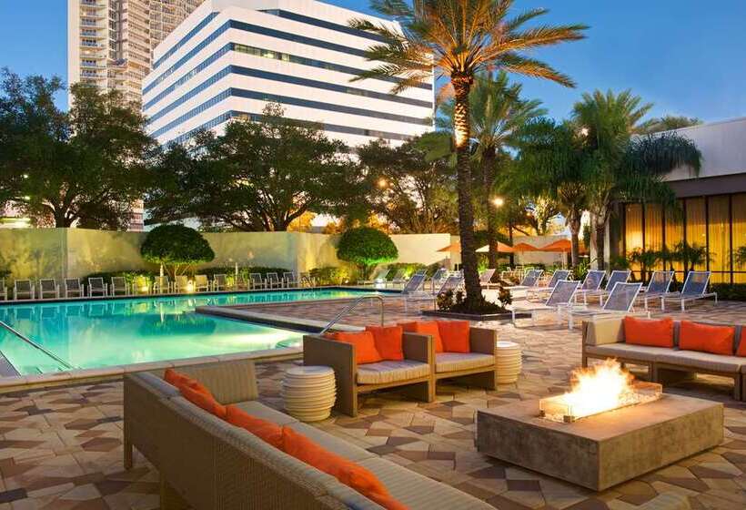 فندق Hilton St. Petersburg Bayfront