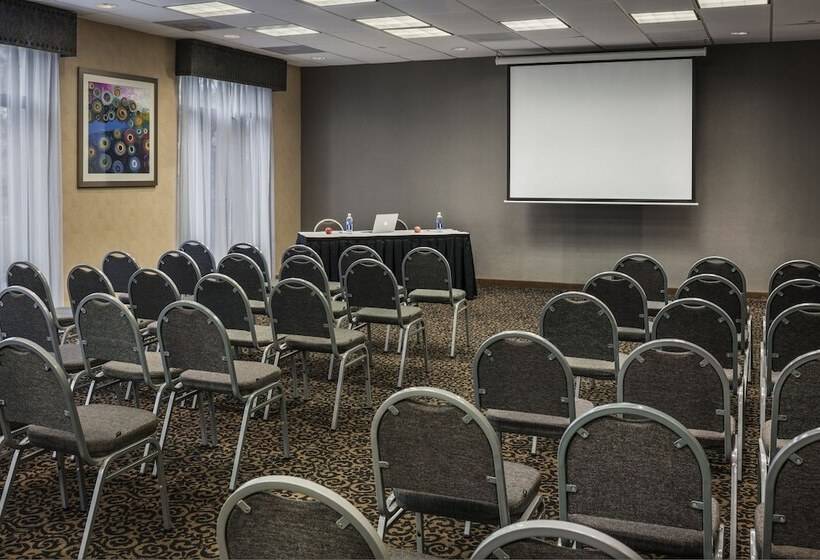 فندق Holiday Inn Express & Suites Laurel Lakes, An Ihg