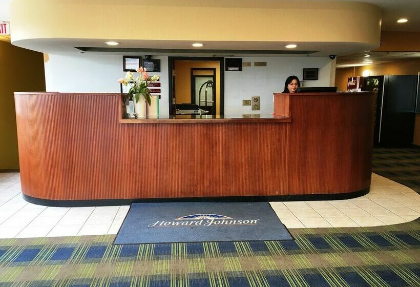 Отель Howard Johnson By Wyndham Denver West