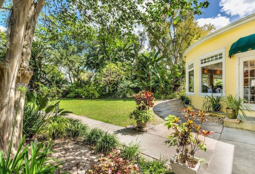 فندق Lakeside Inn On Lake Dora