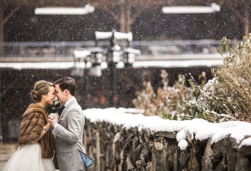 هتل The Omni Grove Park Inn & Spa   Asheville