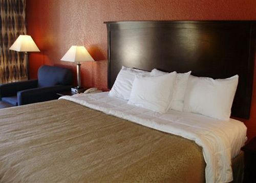 호텔 Quality Inn & Suites
