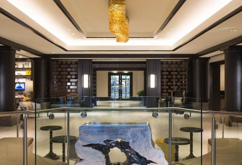 هتل Renaissance Baltimore Harborplace