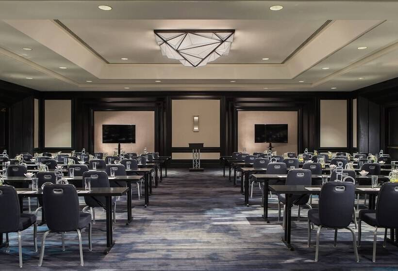 هتل Renaissance Baltimore Harborplace