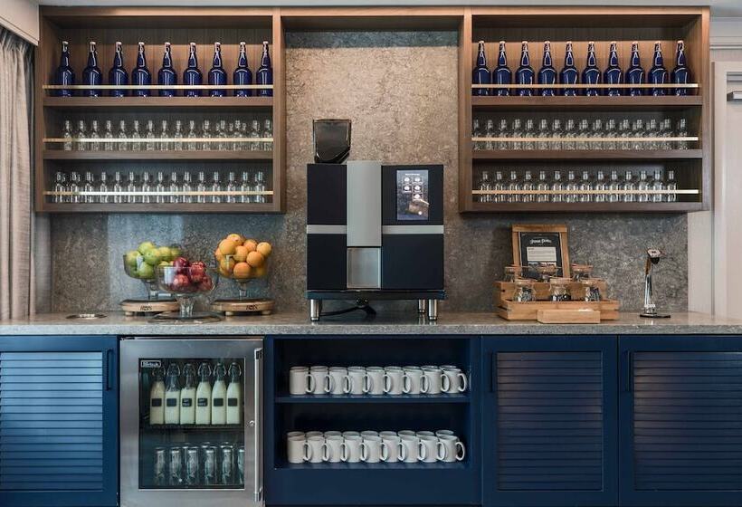 هتل Renaissance Baltimore Harborplace