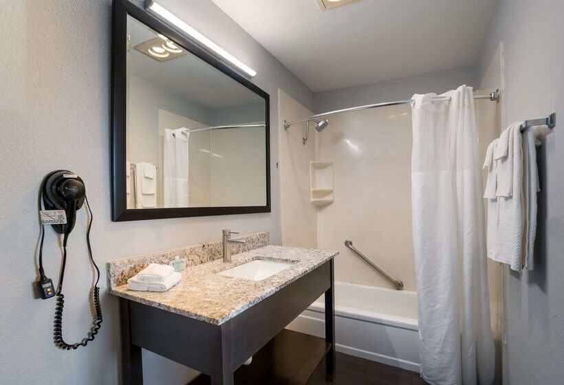 Richland Riverfront Hotel, Ascend Hotel Collection