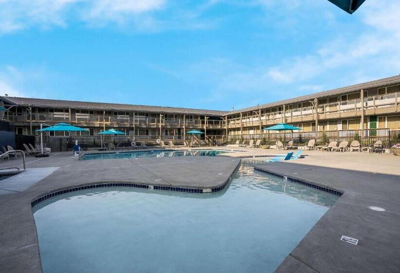 Richland Riverfront Hotel, Ascend Hotel Collection