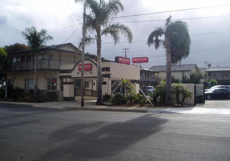 فندق Rockview Inn And Suites