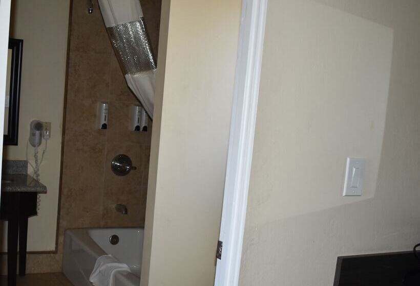 فندق Rockview Inn And Suites