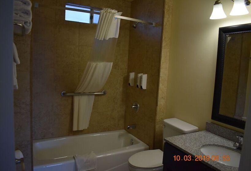 فندق Rockview Inn And Suites