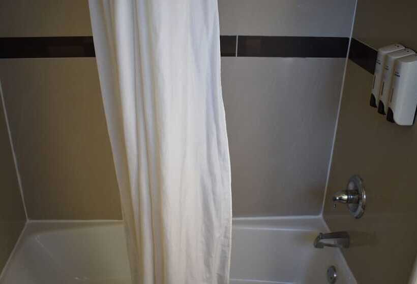 فندق Rockview Inn And Suites