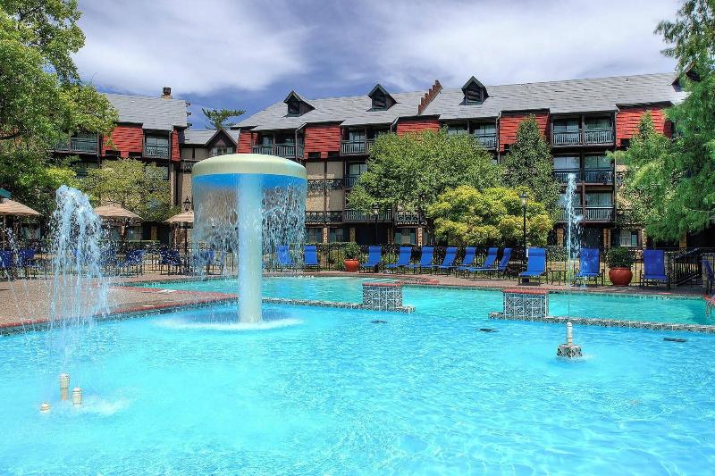 هتل Sheraton Westport Lakeside Chalet