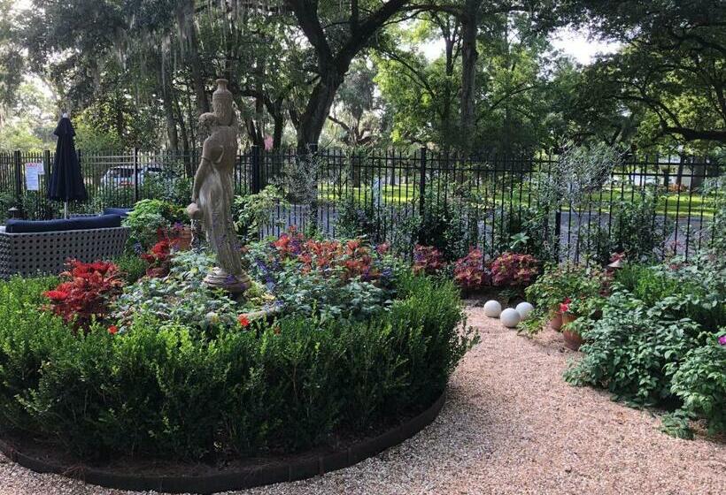 בית מלון כפרי St. Francisville Inn