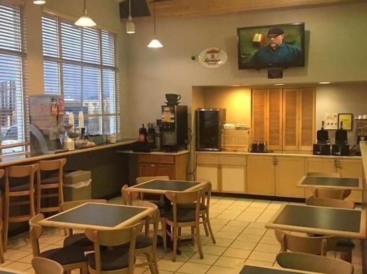 فندق Super 8 By Wyndham Helena