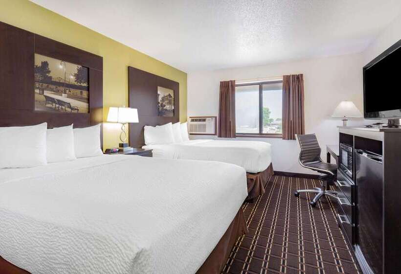 هتل Super 8 By Wyndham La Crosse