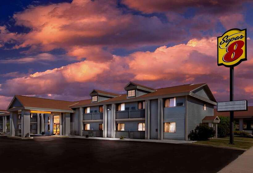 هتل Super 8 By Wyndham La Crosse