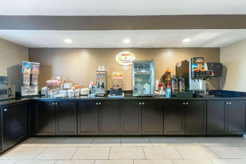 هتل Super 8 By Wyndham Springfield East