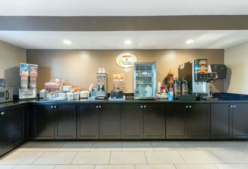 هتل Super 8 By Wyndham Springfield East