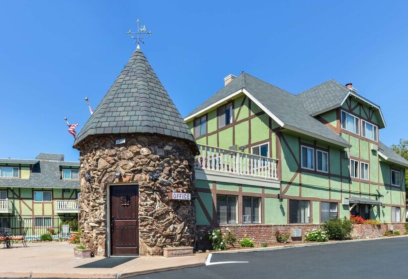 בית מלון כפרי Svendsgaard S Lodge  Americas Best Value Inn & Suites