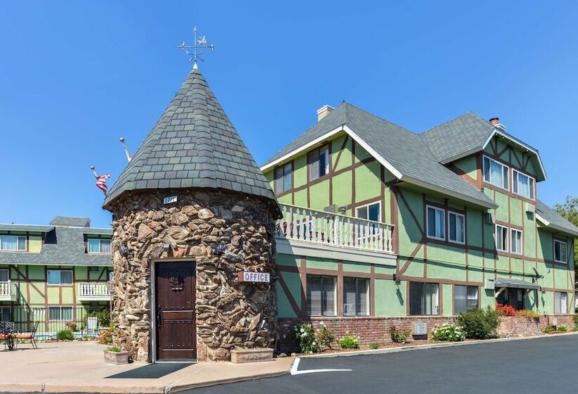 בית מלון כפרי Svendsgaard S Lodge  Americas Best Value Inn & Suites