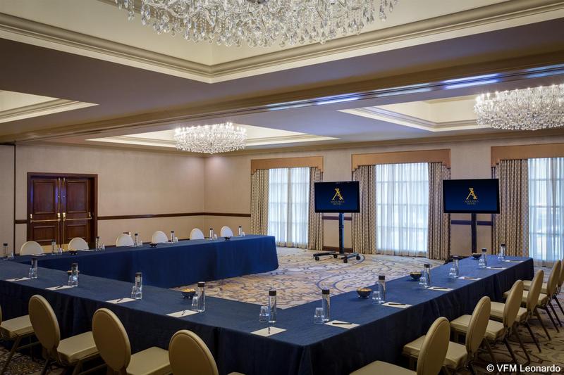 هتل The Adolphus, Autograph Collection