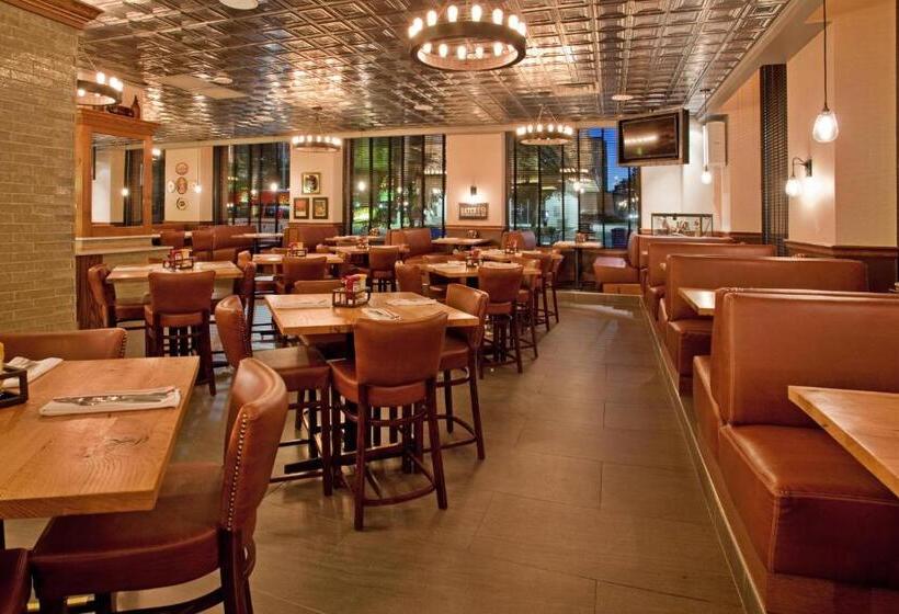 هتل The Lincoln Marriott Cornhusker