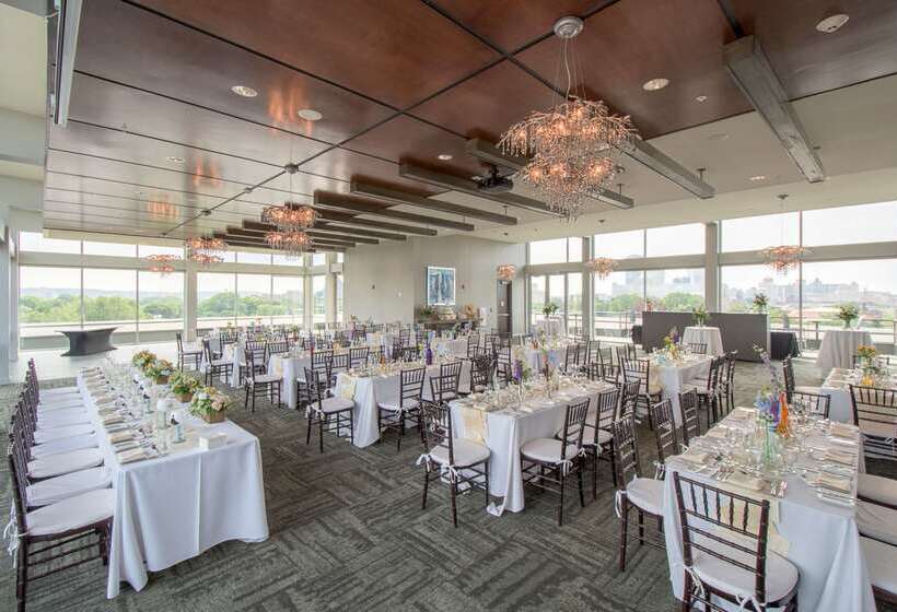 The Strathallan Rochester Hotel & Spa   Doubletree By Hilton