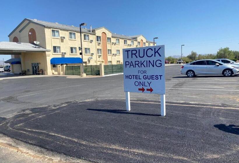 מוטל Americas Choice Inn & Suites