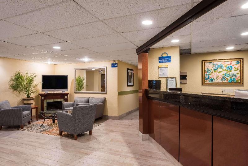 Мотель Days Inn By Wyndham Greenfield