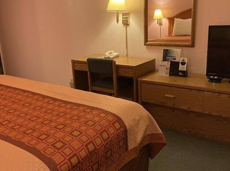 فندق على الطريق Executive Inn