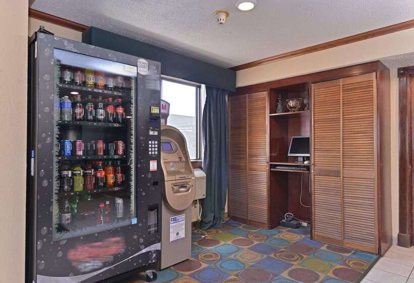 מוטל Rodeway Inn Waukegan   Gurnee