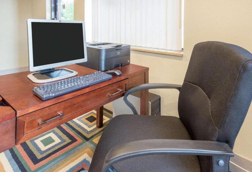 مُتل Super 8 By Wyndham East Moline