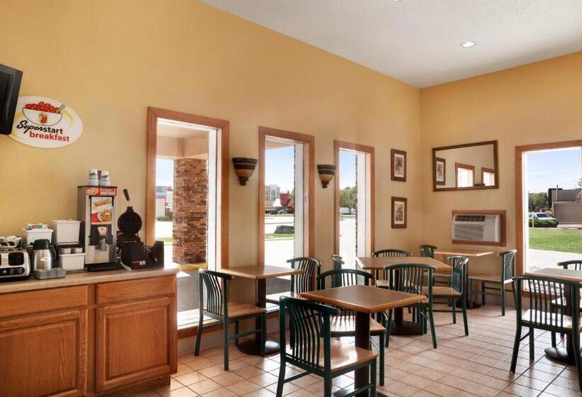 מוטל Rodeway Inn