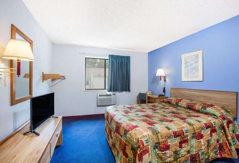 فندق على الطريق Super 8 By Wyndham Hot Springs