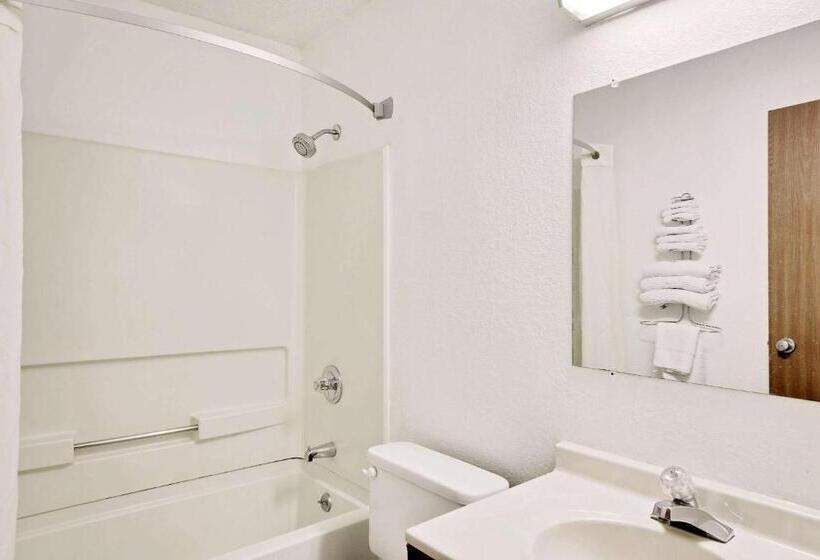 فندق على الطريق Super 8 By Wyndham Newburgh/west Point Stewart Intl Airport