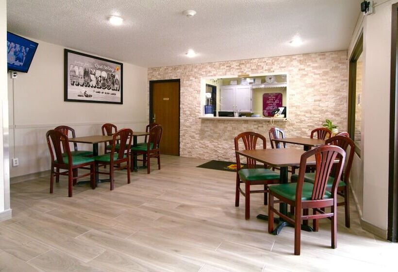 מוטל Super 8 By Wyndham Red Wing