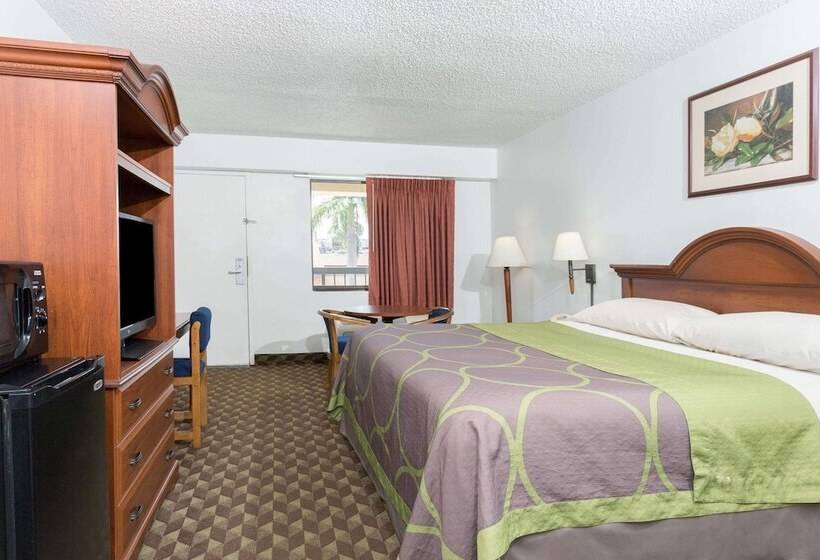 فندق على الطريق Super 8 By Wyndham Riviera Beach West Palm Beach