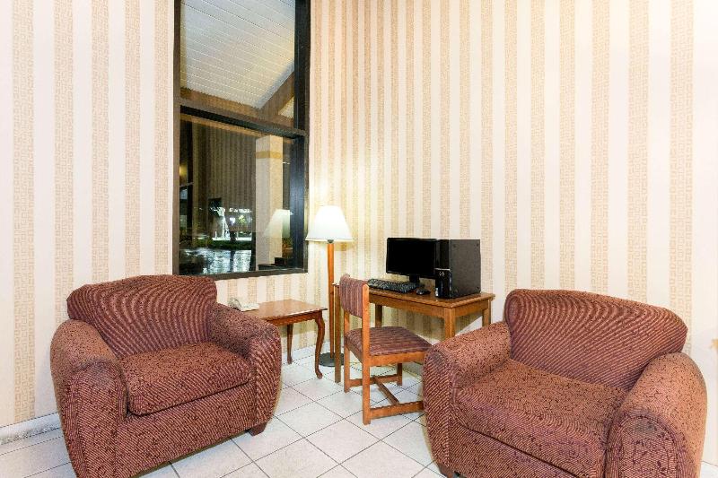 فندق على الطريق Super 8 By Wyndham Riviera Beach West Palm Beach