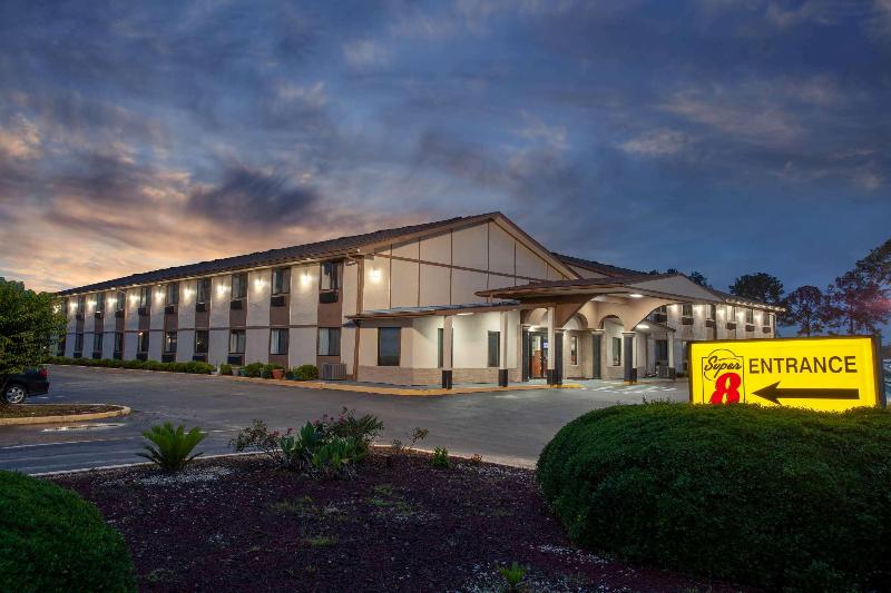Мотель Super 8 By Wyndham Waycross Ga