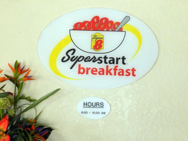 汽车旅馆  Super 8 By Wyndham Yucca Val/joshua Tree Nat Pk Area