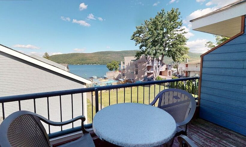 مُتل Surfside On The Lake