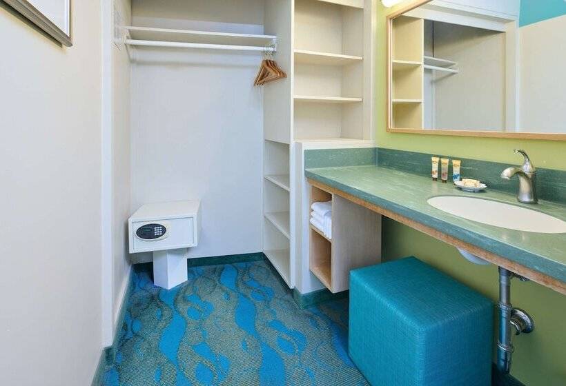 בית מלון כפרי Aston Waikiki Circle